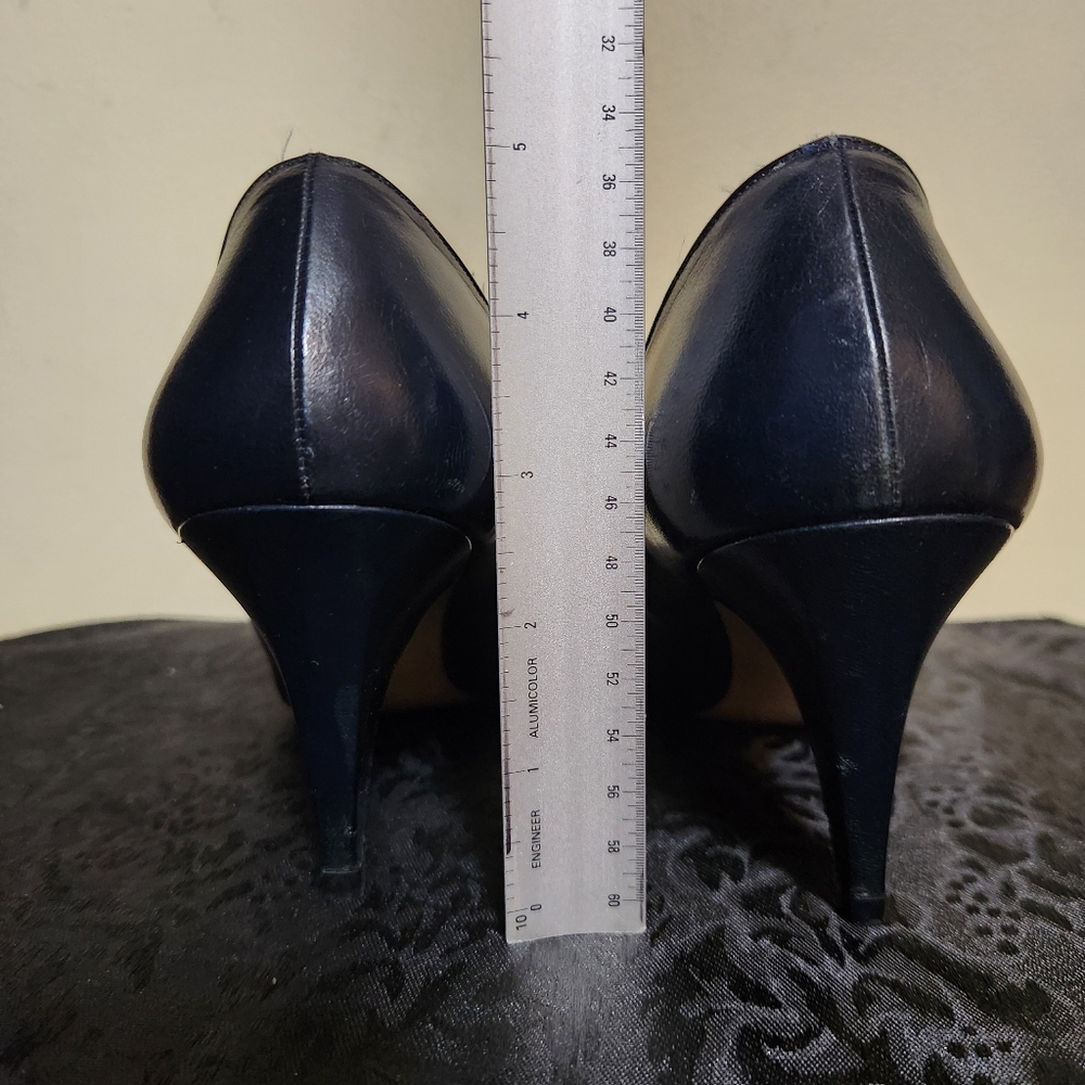 Lauren Alexandra Vintage Navy Blue Pumps - Picture 7 of 8
